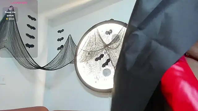 Snapshot of Isabella-Rosssi chatting on October 31, 2025, 4:46 am Isabella-Rosssi online show from October 31, 2025, 4:46 am