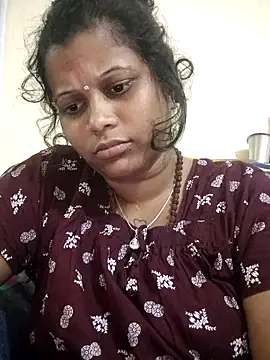 sweetqueen143 online show from November 6, 2025, 4:08 pm