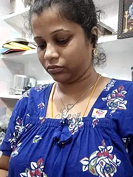 sweetqueen143 online show from March 16, 2026, 7:45 am