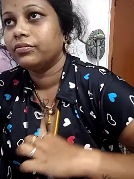 sweetqueen143 online show from May 26, 2026, 12:45 pm