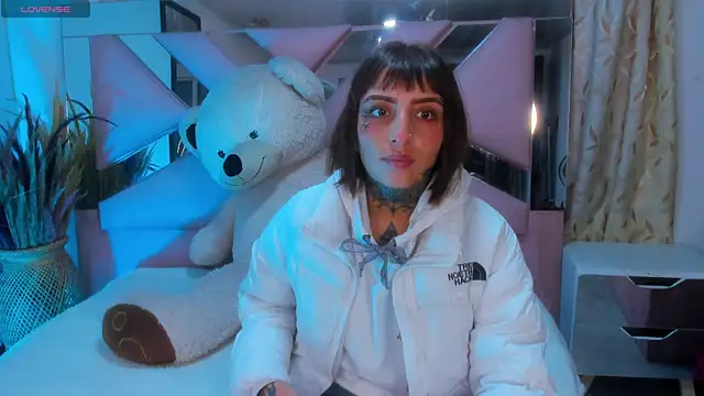 Snapshot of Gyal_8_ chatting on September 22, 2025, 3:19 am Gyal 8 online show from September 22, 2025, 3:19 am