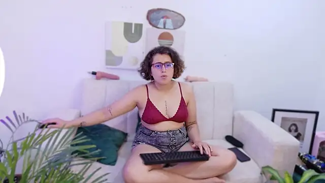 Snapshot of dirty_feelena chatting on October 19, 2025, 5:46 pm dirty feelena online show from October 19, 2025, 5:46 pm