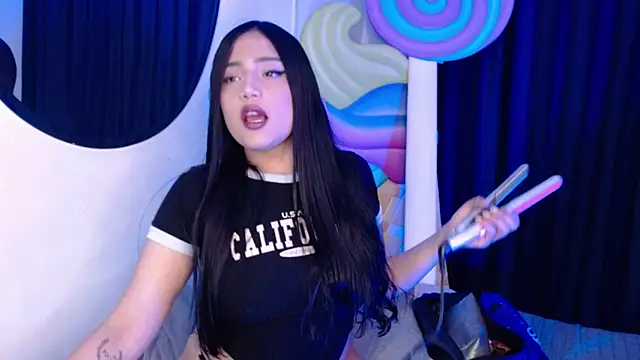 ladymooncs online show from February 4, 2026, 5:02 am