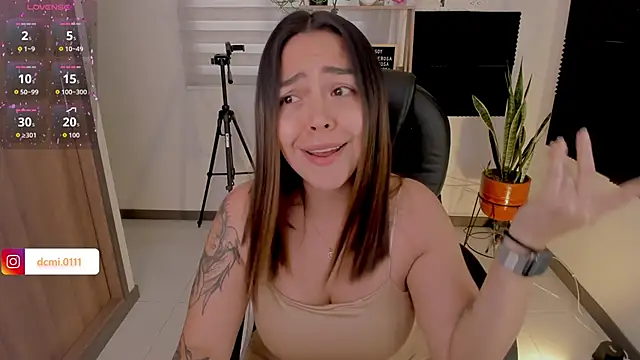 Snapshot of TaniaVelvet chatting on September 25, 2025, 4:43 pm TaniaVelvet online show from September 25, 2025, 4:43 pm