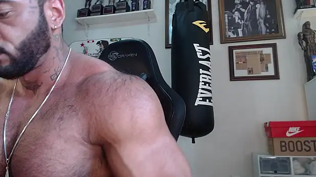 Snapshot of henryhadesflirt chatting on April 5, 2026, 11:40 am henryhadesflirt online show from April 5, 2026, 11:40 am