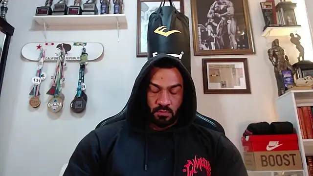 Snapshot of henryhadesflirt chatting on April 8, 2026, 10:04 am henryhadesflirt online show from April 8, 2026, 10:04 am