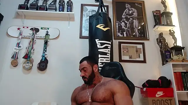 Snapshot of henryhadesflirt chatting on April 8, 2026, 10:43 pm henryhadesflirt online show from April 8, 2026, 10:43 pm