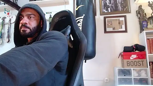 Snapshot of henryhadesflirt chatting on April 10, 2026, 10:31 am henryhadesflirt online show from April 10, 2026, 10:31 am