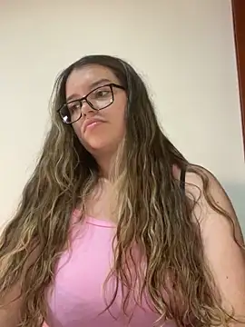 Snapshot of Aphrill chatting on October 10, 2025, 2:21 am Aphrill online show from October 10, 2025, 2:21 am