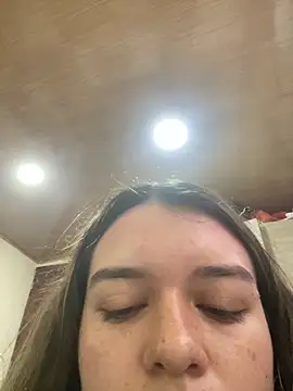 Snapshot of Aphrill chatting on October 25, 2025, 8:58 pm Aphrill online show from October 25, 2025, 8:58 pm