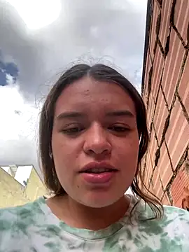 Snapshot of Aphrill chatting on October 26, 2025, 8:26 pm Aphrill online show from October 26, 2025, 8:26 pm