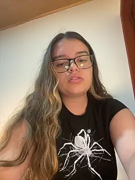 Snapshot of Aphrill chatting on October 28, 2025, 9:17 pm Aphrill online show from October 28, 2025, 9:17 pm