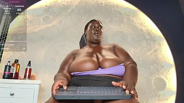 CarolinaGomez  online show from November 10, 2025, 7:35 pm