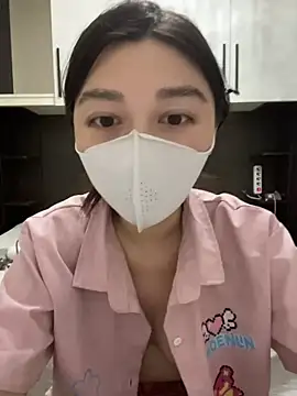 Snapshot of fioralba chatting on May 31, 2026, 9:49 pm fioralba online show from May 31, 2026, 9:49 pm