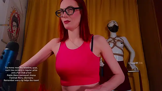 Snapshot of Giantess_Eva chatting on October 23, 2025, 5:33 pm Giantess Eva online show from October 23, 2025, 5:33 pm