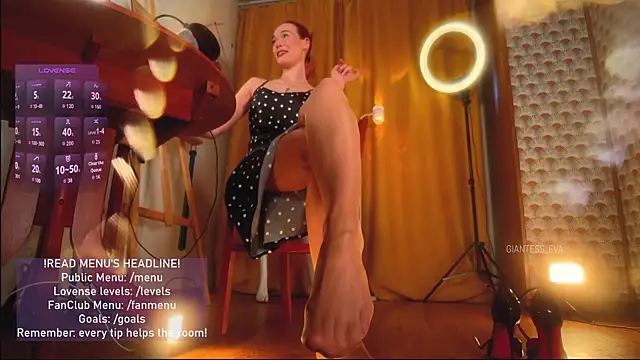 Snapshot of Giantess_Eva chatting on July 18, 2026, 4:44 pm Giantess Eva online show from July 18, 2026, 4:44 pm