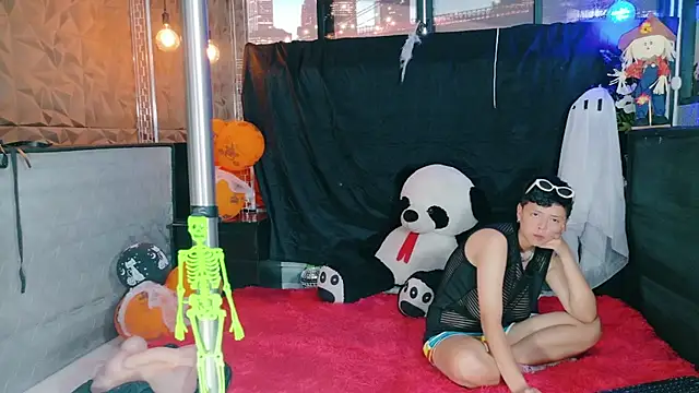 Snapshot of Twindesires chatting on October 30, 2025, 2:18 pm Twindesires online show from October 30, 2025, 2:18 pm