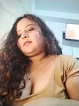 Snapshot of Carolceleste24 chatting on May 8, 2026, 11:43 pm Carolceleste24 online show from May 8, 2026, 11:43 pm