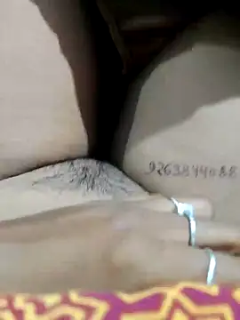 Snapshot of auntybbk chatting on October 15, 2025, 7:58 pm auntybbk online show from October 15, 2025, 7:58 pm