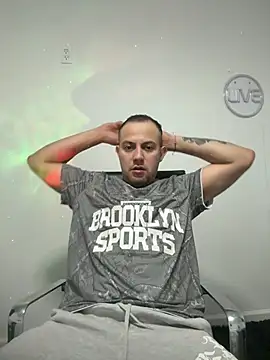 Melvin-92 online show from July 17, 2026, 4:19 am