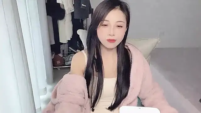 Snapshot of Mien-MM chatting on November 7, 2025, 6:35 am Mien-MM online show from November 7, 2025, 6:35 am