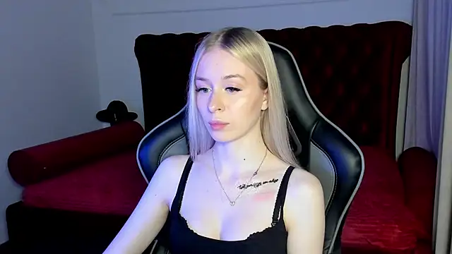 MiaGraces online show from November 28, 2025, 5:21 am