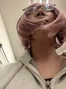 Snapshot of takusaki223 chatting on February 15, 2026, 2:52 am takusaki223 online show from February 15, 2026, 2:52 am