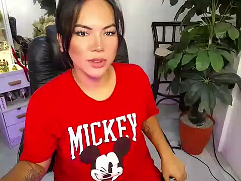 Snapshot of AngelitaDeputouch chatting on November 8, 2025, 11:10 am AngelitaDeputouch online show from November 8, 2025, 11:10 am