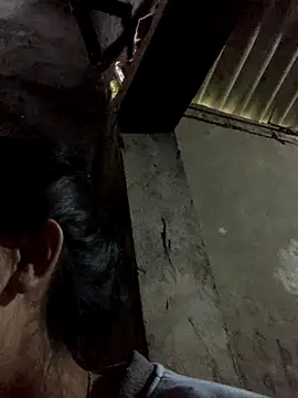 Snapshot of Halyy_xx chatting on November 3, 2025, 1:29 am Halyy xx online show from November 3, 2025, 1:29 am