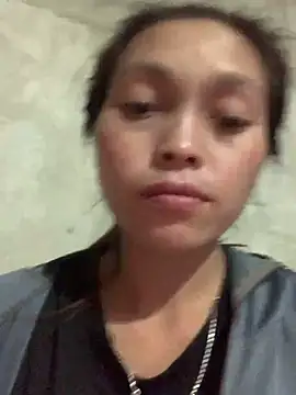 Snapshot of Halyy_xx chatting on November 4, 2025, 2:05 pm Halyy xx online show from November 4, 2025, 2:05 pm