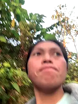 Snapshot of Halyy_xx chatting on November 5, 2025, 11:38 pm Halyy xx online show from November 5, 2025, 11:38 pm