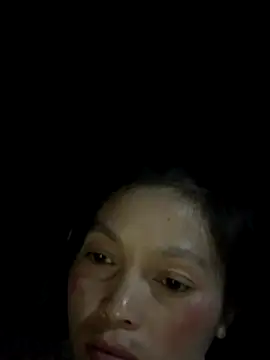 Snapshot of Halyy_xx chatting on November 6, 2025, 1:45 pm Halyy xx online show from November 6, 2025, 1:45 pm