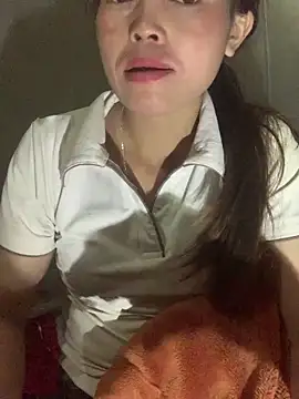 Snapshot of Halyy_xx chatting on November 7, 2025, 2:50 pm Halyy xx online show from November 7, 2025, 2:50 pm