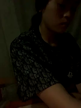 Snapshot of Halyy_xx chatting on November 10, 2025, 5:56 pm Halyy xx online show from November 10, 2025, 5:56 pm