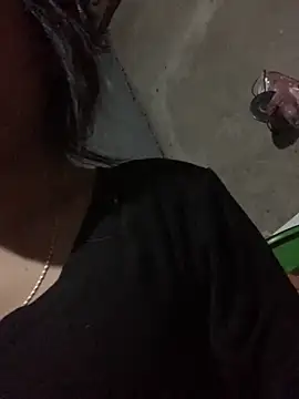 Snapshot of Halyy_xx chatting on February 17, 2026, 12:07 am Halyy xx online show from February 17, 2026, 12:07 am