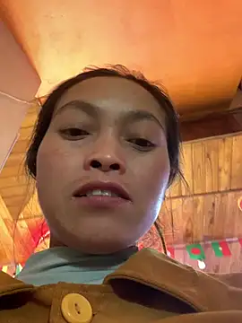 Snapshot of Halyy_xx chatting on February 19, 2026, 5:53 pm Halyy xx online show from February 19, 2026, 5:53 pm