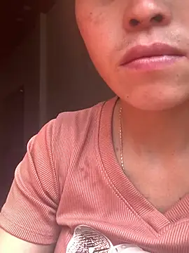 Snapshot of Halyy_xx chatting on March 20, 2026, 3:44 am Halyy xx online show from March 20, 2026, 3:44 am