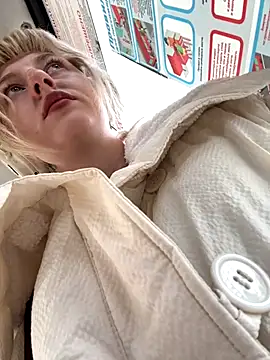 RonnieKiss online show from October 11, 2025, 4:22 am