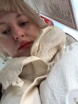 RonnieKiss online show from October 12, 2025, 4:55 am