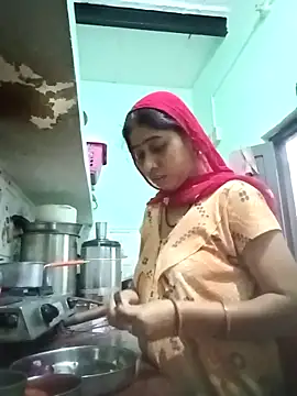 Cute-Charvii online show from April 4, 2026, 1:04 am