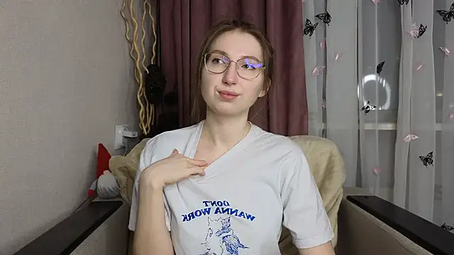 DaliaRadtke online show from March 19, 2026, 7:18 pm