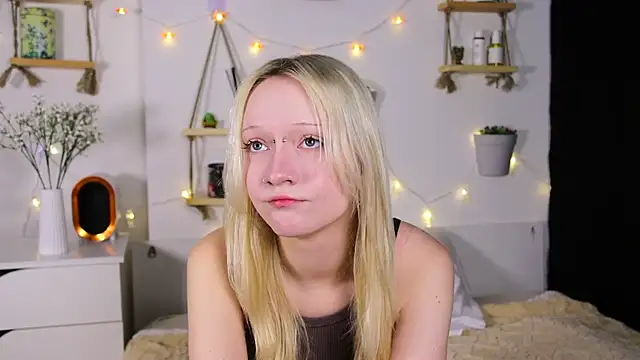 Snapshot of ArcticaRyder chatting on October 3, 2025, 7:16 am ArcticaRyder online show from October 3, 2025, 7:16 am