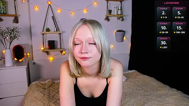 Snapshot of ArcticaRyder chatting on October 8, 2025, 7:17 am ArcticaRyder online show from October 8, 2025, 7:17 am