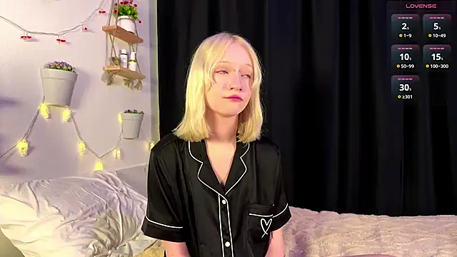 Snapshot of ArcticaRyder chatting on October 21, 2025, 7:42 am ArcticaRyder online show from October 21, 2025, 7:42 am