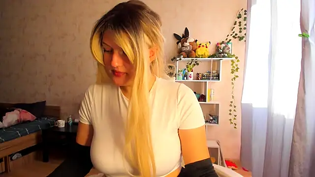 Snapshot of Alice_Casey_new chatting on October 29, 2025, 1:13 pm Alice Casey new online show from October 29, 2025, 1:13 pm