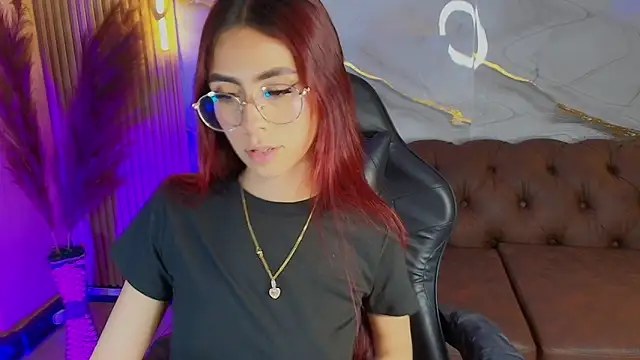 Snapshot of mia_tf chatting on November 6, 2025, 2:07 pm mia tf online show from November 6, 2025, 2:07 pm