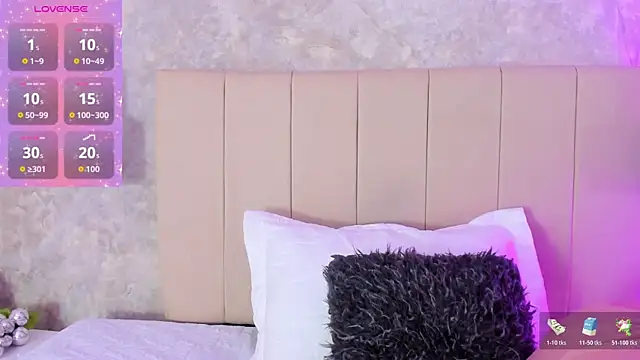 Snapshot of Daksha_a chatting on November 17, 2025, 6:35 pm Daksha a online show from November 17, 2025, 6:35 pm