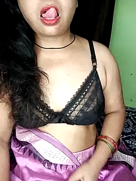 Snapshot of Mona_darling21 chatting on October 1, 2025, 5:13 am Mona darling21 online show from October 1, 2025, 5:13 am