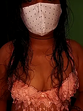 Snapshot of Mona_darling21 chatting on October 10, 2025, 5:17 am Mona darling21 online show from October 10, 2025, 5:17 am