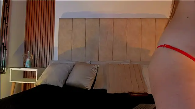 Snapshot of Lauraa_saenz11 chatting on October 17, 2025, 8:11 pm Lauraa saenz11 online show from October 17, 2025, 8:11 pm